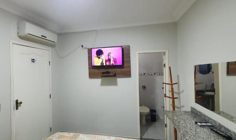 Quarto Estandar, Pousada Azevedo