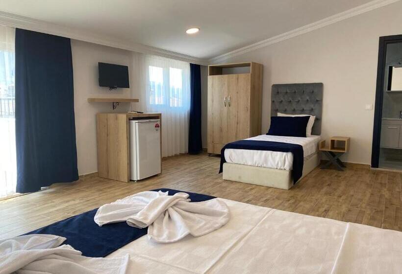 Трехместный Номер Стандарт с Балконом, Kent Otel