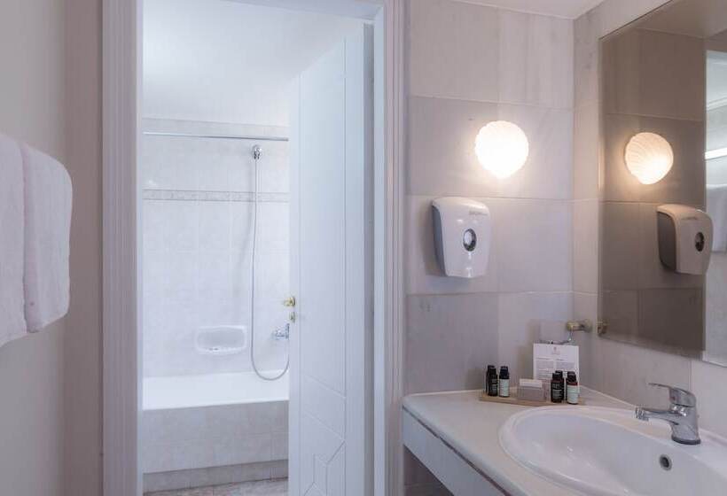 이코노미 룸, Athina Palace Resort & Spa