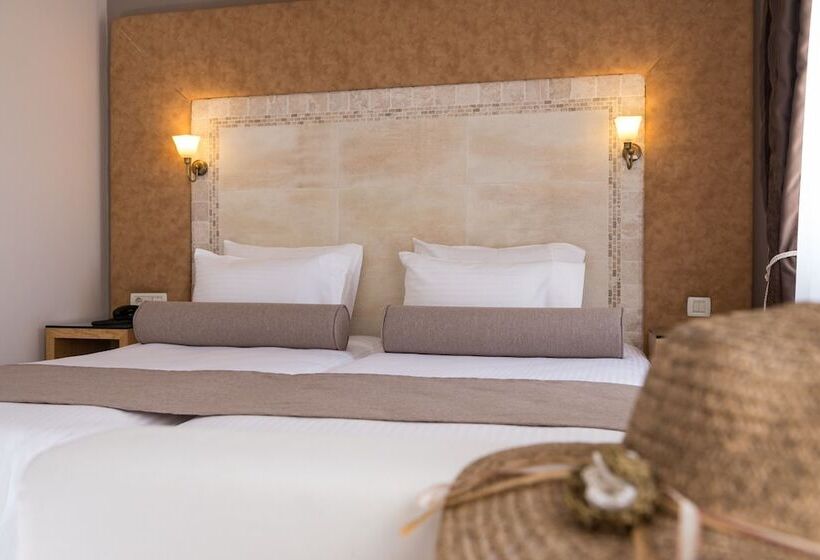 이코노미 룸, Athina Palace Resort & Spa