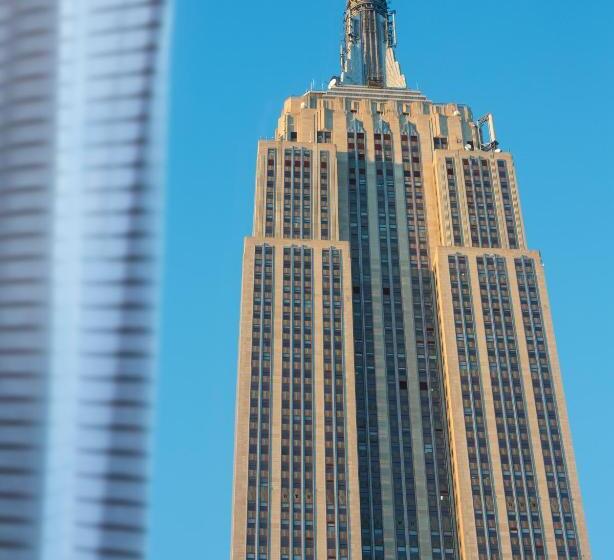 سوئیت کلوب با چشم‌انداز, The Langham New York Fifth Avenue