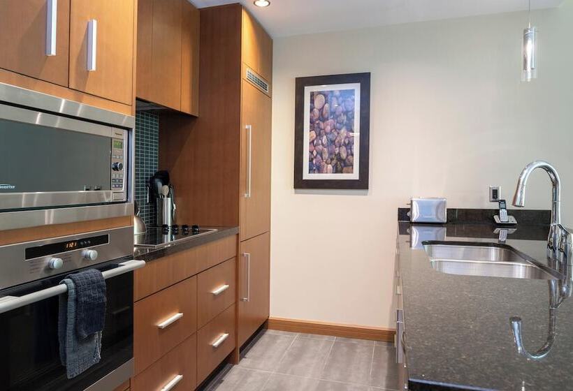 سوییت, Sutton Place Hotel Revelstoke Mountain Resort
