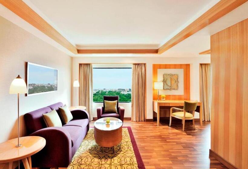 Номер Клуб, Courtyard By Marriott Chennai