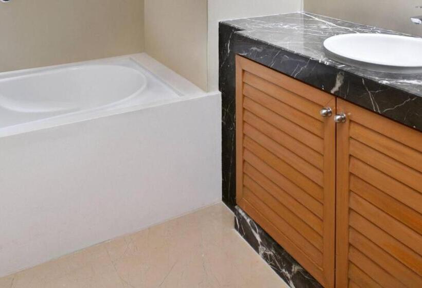 Студио Club, Courtyard By Marriott Chennai