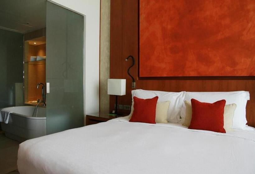 Люкс Премиум, Yas Island Rotana Abu Dhabi