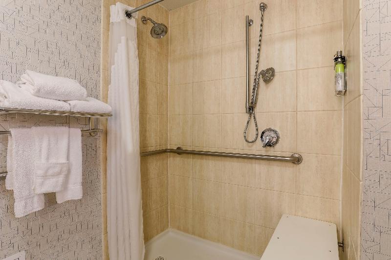 Habitació Estàndard Llit King Adaptada per a persones amb mobilitat reduïda, Holiday Inn Express Hotel & Suites Fort Worth Downtown, An Ihg