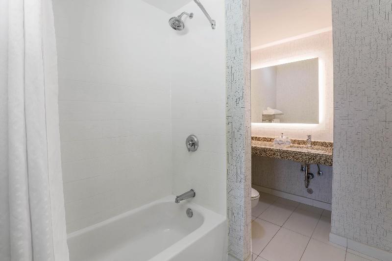 Habitació Estàndard Llit King Adaptada per a persones amb mobilitat reduïda, Holiday Inn Express Hotel & Suites Fort Worth Downtown, An Ihg