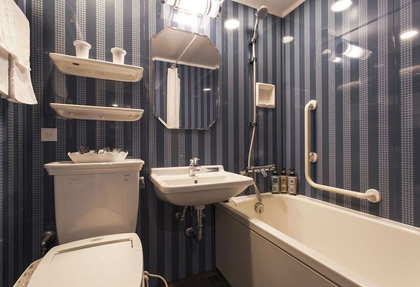Четырехместный Номер Стандарт, Monterey Grasmere Osaka