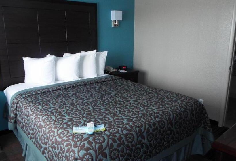 Номер Стандарт Адаптированный для Инвалидов, Days Inn & Suites By Wyndham Springfield On I44