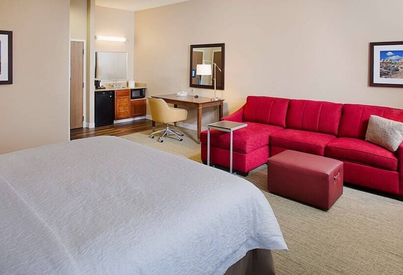 标准工作室, Hampton Inn & Suites Palmdale
