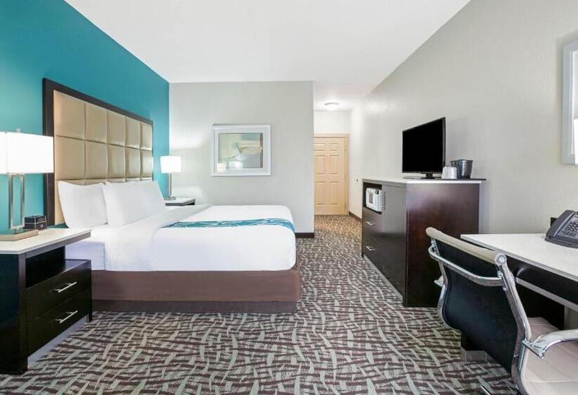 Стандартный Номер Кровать Кинг, La Quinta Inn & Suites By Wyndham Paris