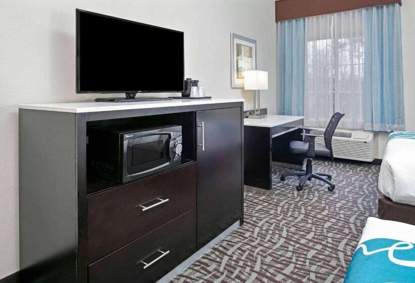 Номер Стандарт Адаптированный для Инвалидов, La Quinta Inn & Suites By Wyndham Paris