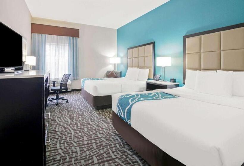 Номер Стандарт, La Quinta Inn & Suites By Wyndham Paris