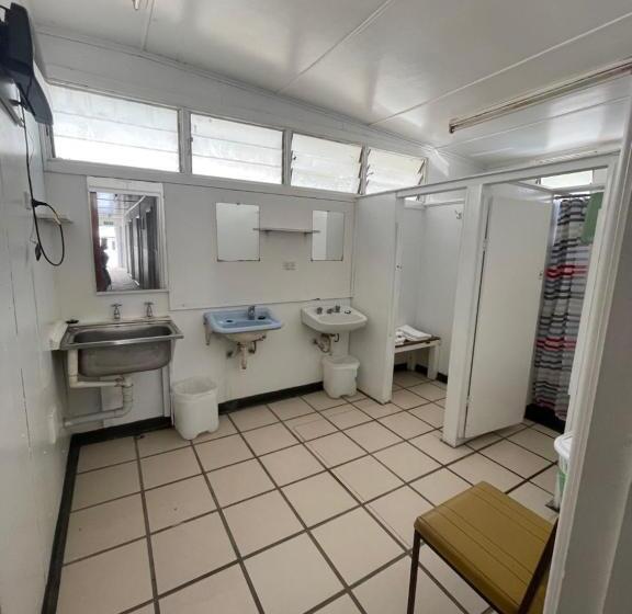 ルームシェアのワンベッド, Mountain View Motel