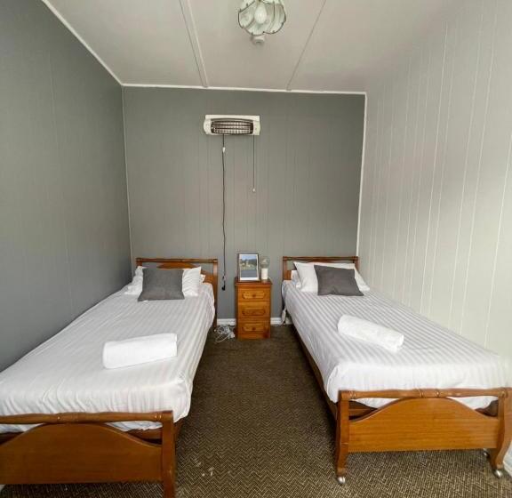 ２ベッドルームアパートメント, Mountain View Motel