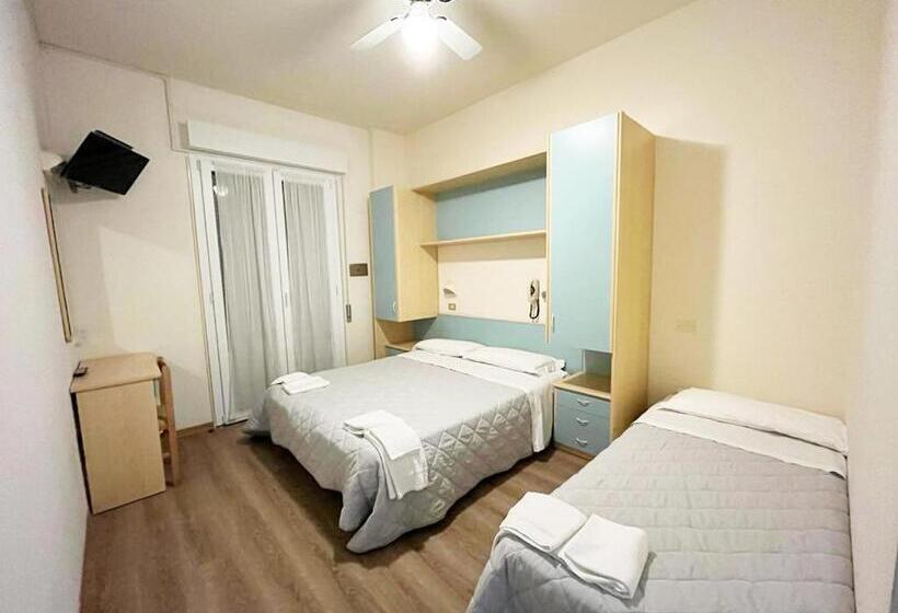 Номер Стандарт Трехместный, Vmbabyhotel & Residence Parador