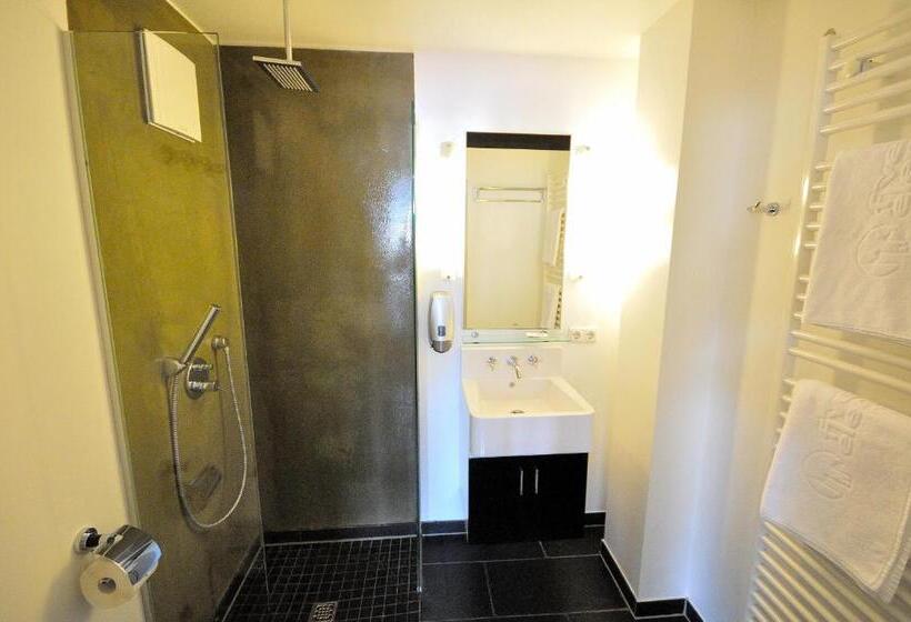 اتاق استاندارد یک نفره, Five Elements Hostel Frankfurt