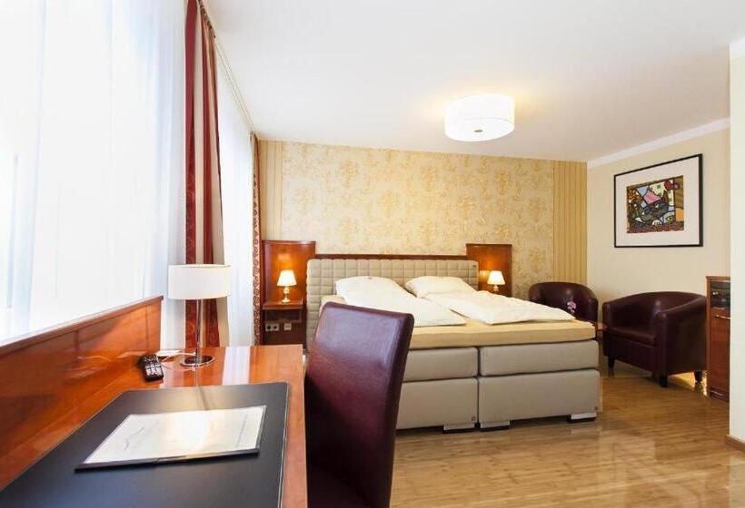 Номер Стандарт, Am Berliner Platz