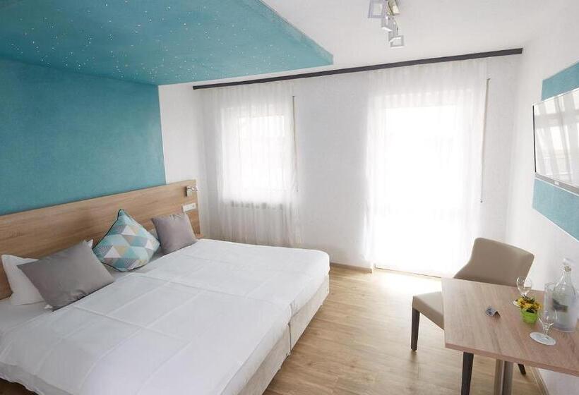 Quarto Estandar com Sacada, Landgasthof Büttel