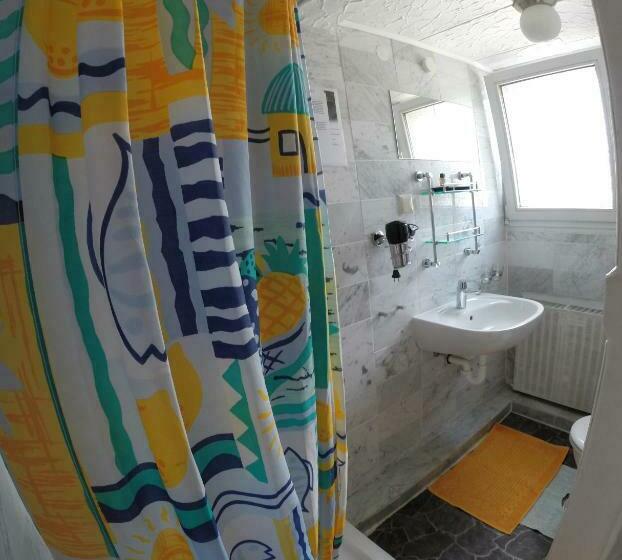 Quarto Deluxe, Stayincologne