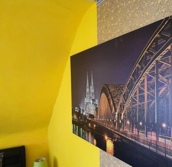 Quarto Economy, Stayincologne