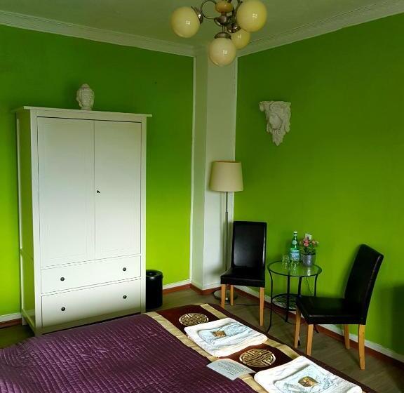 Quarto Estandar Banheiro Compartilhado, Stayincologne