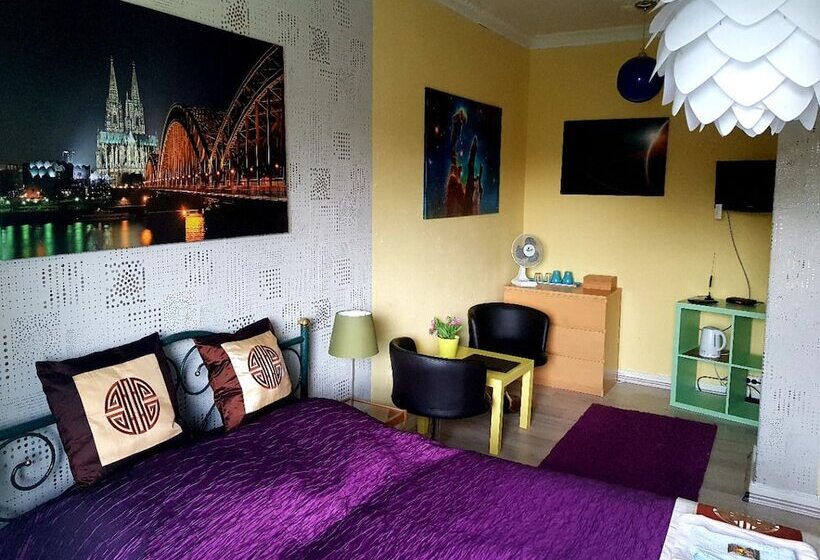 Quarto Economy, Stayincologne