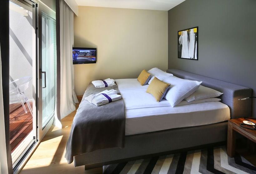 Люкс Вид на Море, Boutique Hotel Adoral
