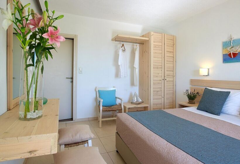 اتاق سه نفره دلوکس با چشم‌انداز باغ, Coriva Beach Hotel & Bungalows
