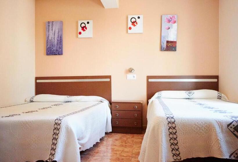 4인용 스탠다드 룸, Hostal Isabel