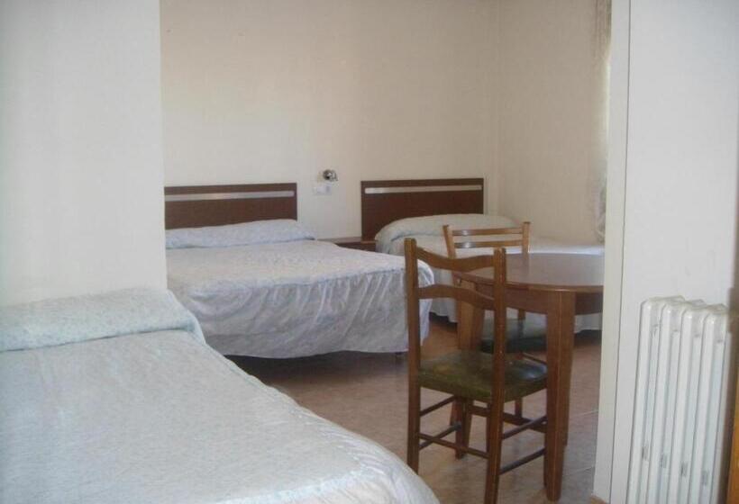 4인용 스탠다드 룸, Hostal Isabel