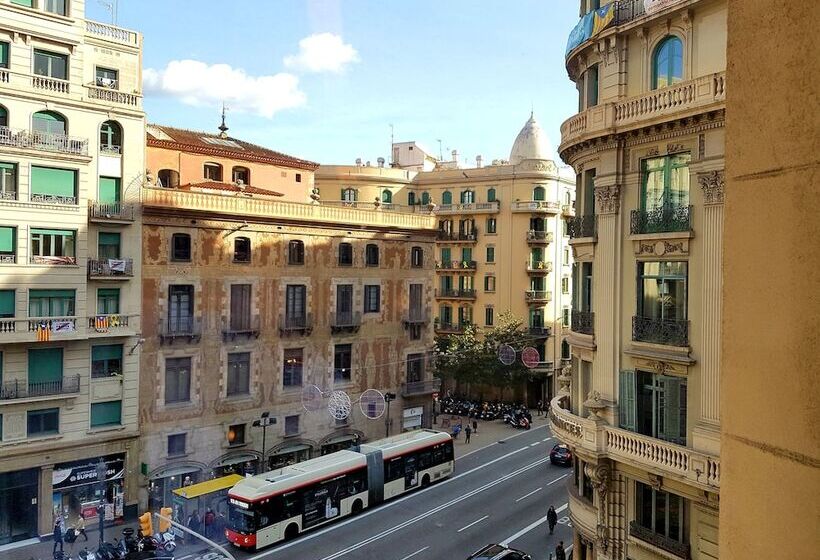 Полулюкс, Ohla Barcelona