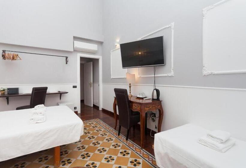 اتاق راحتی سه تخته, Palazzo Del Duca Piazza Navona Guest House