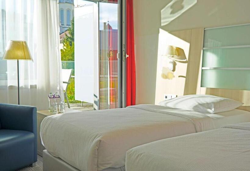 Номер Стандарт с Террасой, Park Inn By Radisson Linz