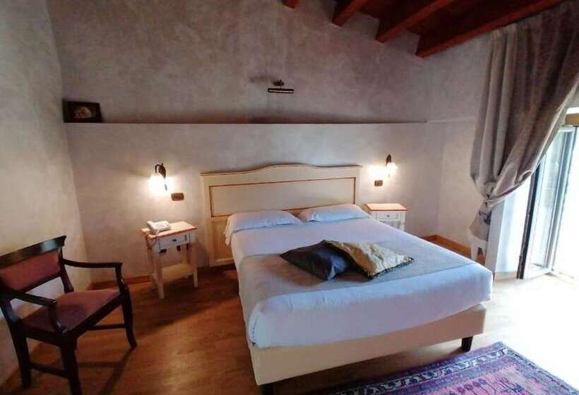 基本三人间, Relais Castrum Boccea