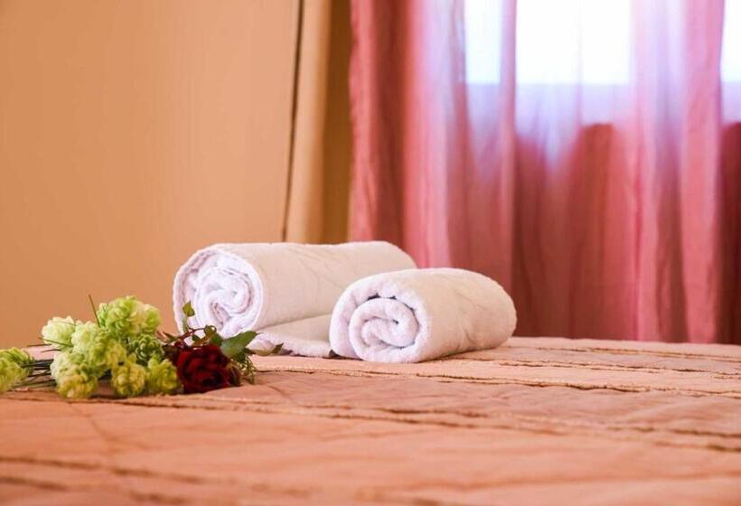Вилла с 1 спальней и бассейном, Eurohotel Theo