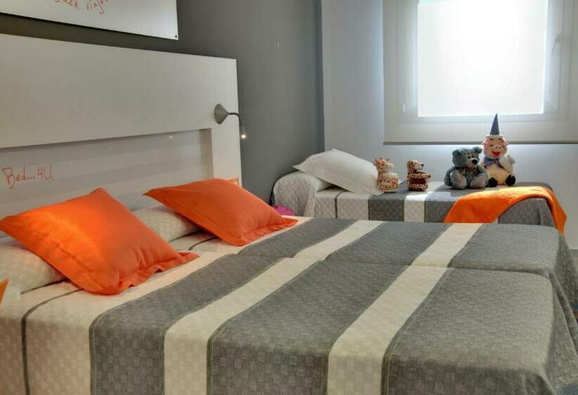 Номер Стандарт Трехместный, Bed4u Pamplona