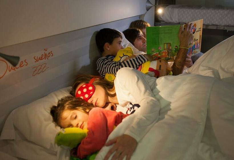 Четырехместный Номер Стандарт, Bed4u Pamplona