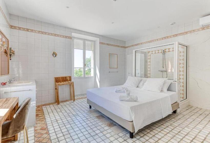 Стандартный Номер Кровать Кинг, Domaine De La Nerthe  Hotel Provence Mediterranee