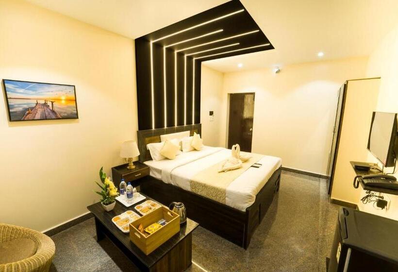 Люкс с Балконом, Jeyam Residency