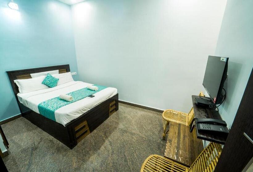 Family Suite, Jeyam Residency