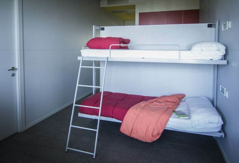 Chambre Triple Basique, Centre Esplai Albergue