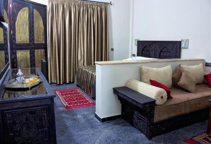 اتاق استاندارد سه نفره, Azoul