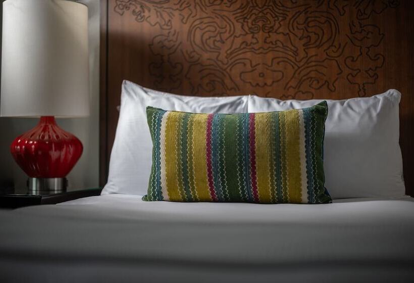 סוויטה מותאמת לאדם עם מוגבלויות, Contessa   Suites On The Riverwalk