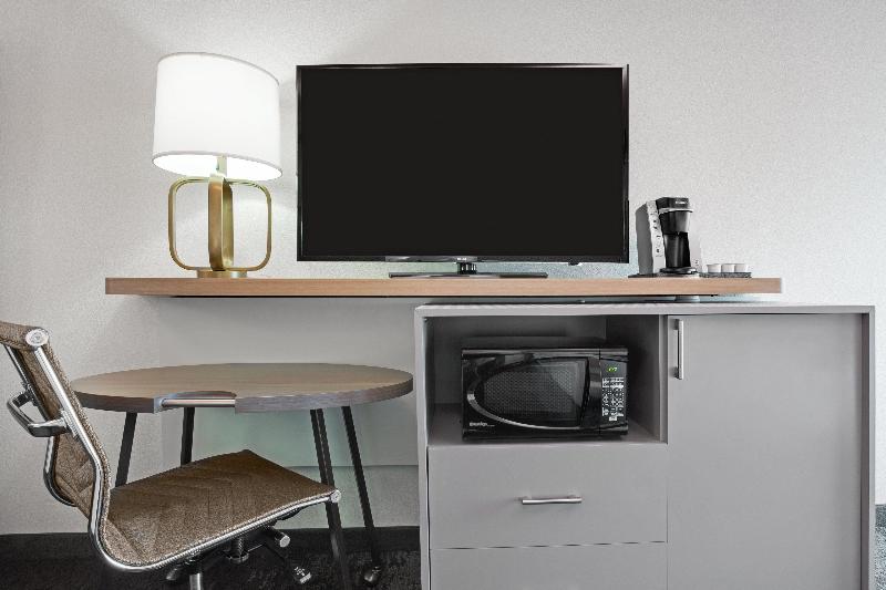 Стандартный Номер Кровать Кинг, Holiday Inn Roanoke Airport   Conference Ctr, An Ihg