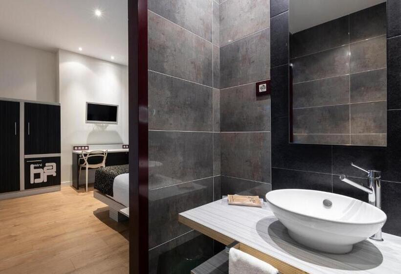 Apartamento 1 Dormitório, Petit Palace Santa Barbara