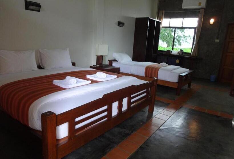 Номер Deluxe Вид на Море, The Chevalley Beach Resort