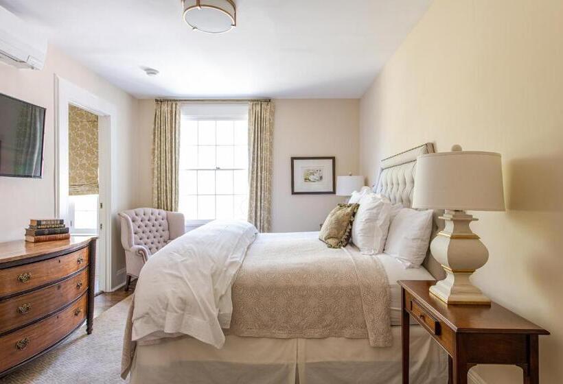 디럭스 룸 킹사이즈 침대, The Greystone Inn