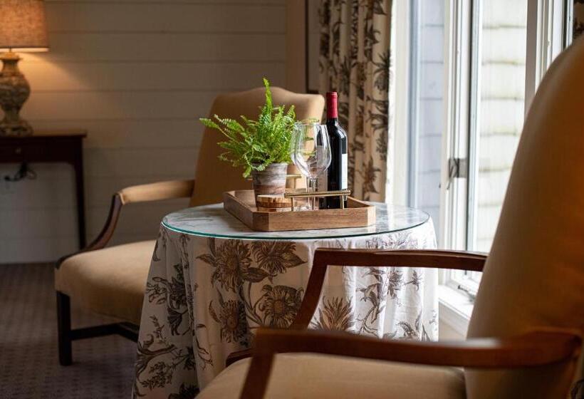 디럭스 4인 룸, The Greystone Inn
