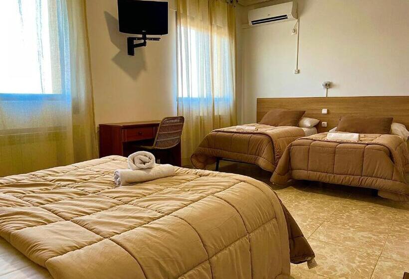 家庭间, Hostal Torresmancha